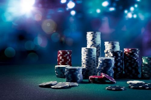 Pengguna mobile membaca panduan pulsa